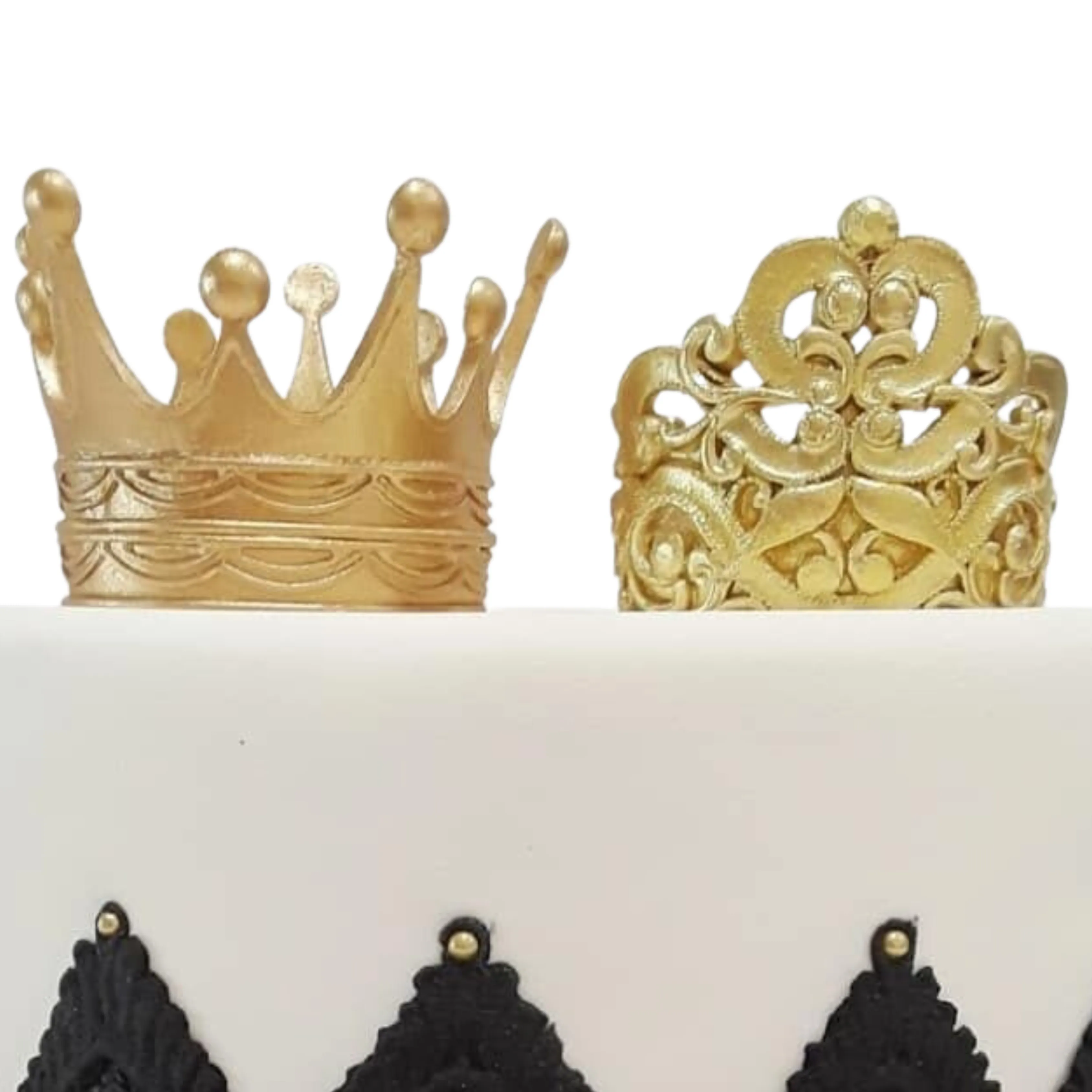 Queen And King Fondant Cake for Anniversary